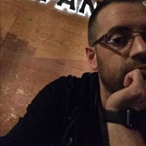 Meet your Posher, Adam